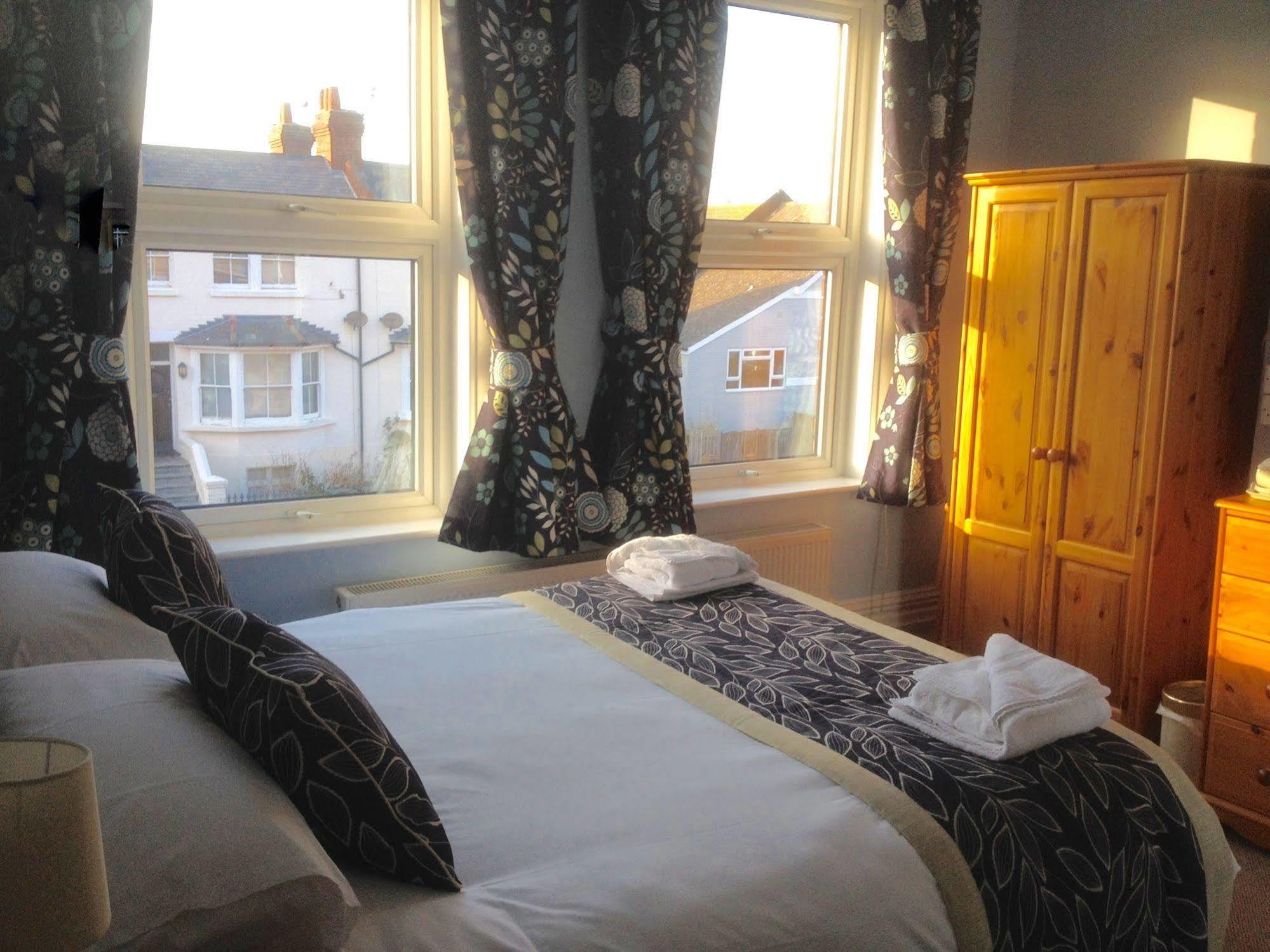 ايستبورن By The Sea Bed And Breakfast المظهر الخارجي الصورة